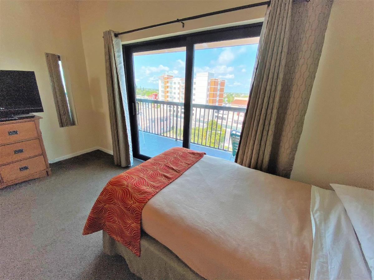 All Seasons Vacation Resort By Liberte Madeira Beach Εξωτερικό φωτογραφία