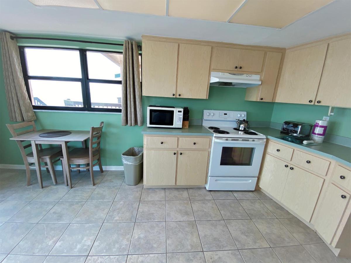 All Seasons Vacation Resort By Liberte Madeira Beach Εξωτερικό φωτογραφία