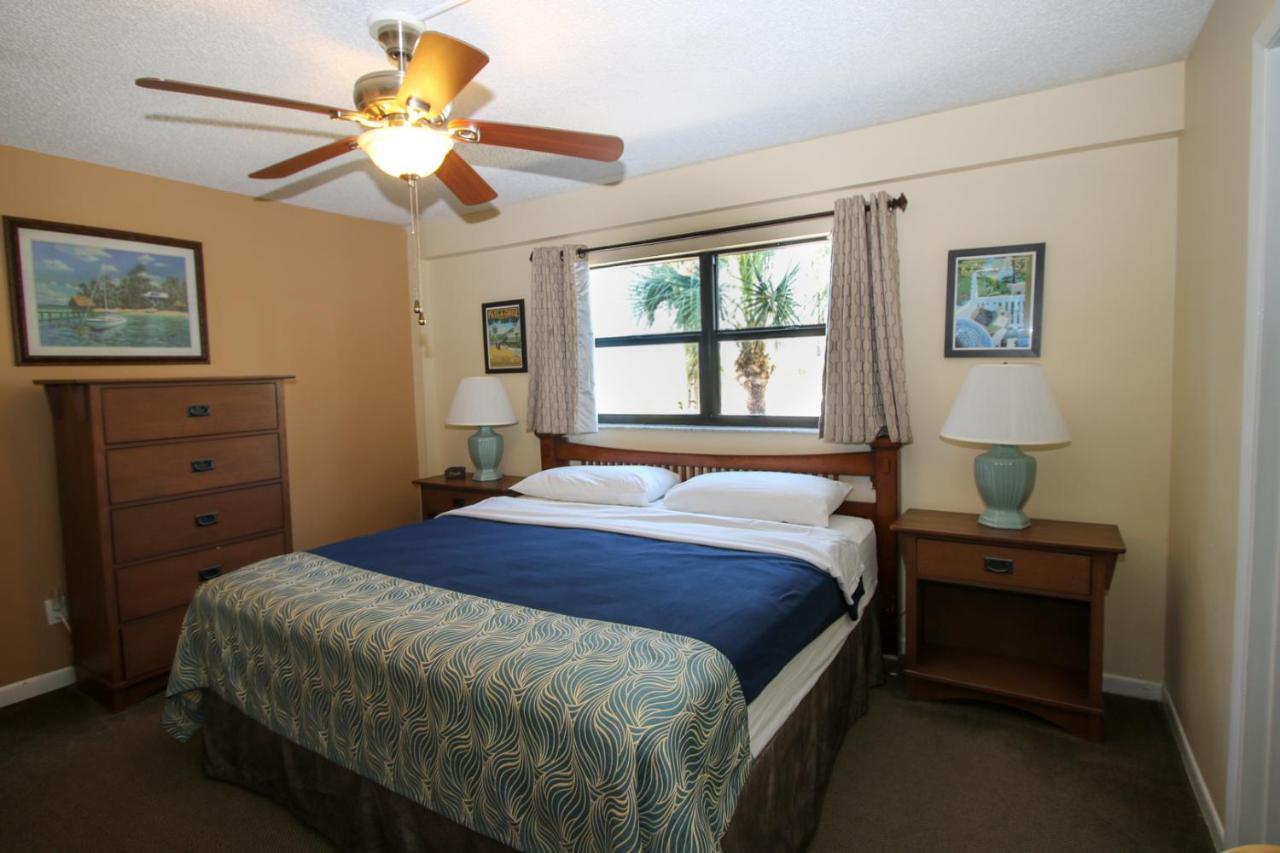 All Seasons Vacation Resort By Liberte Madeira Beach Εξωτερικό φωτογραφία