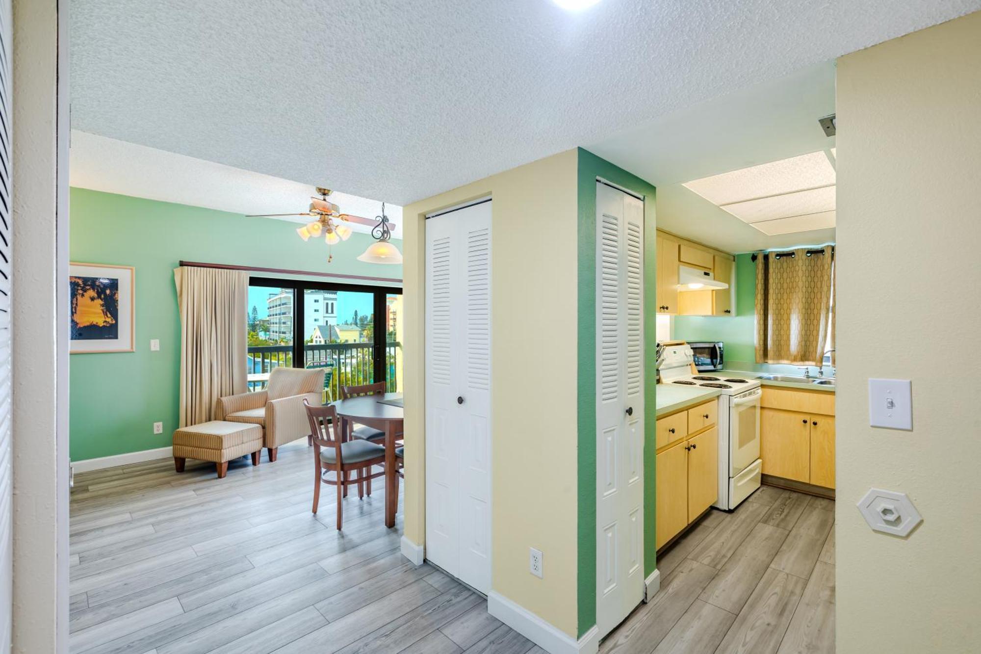 All Seasons Vacation Resort By Liberte Madeira Beach Εξωτερικό φωτογραφία
